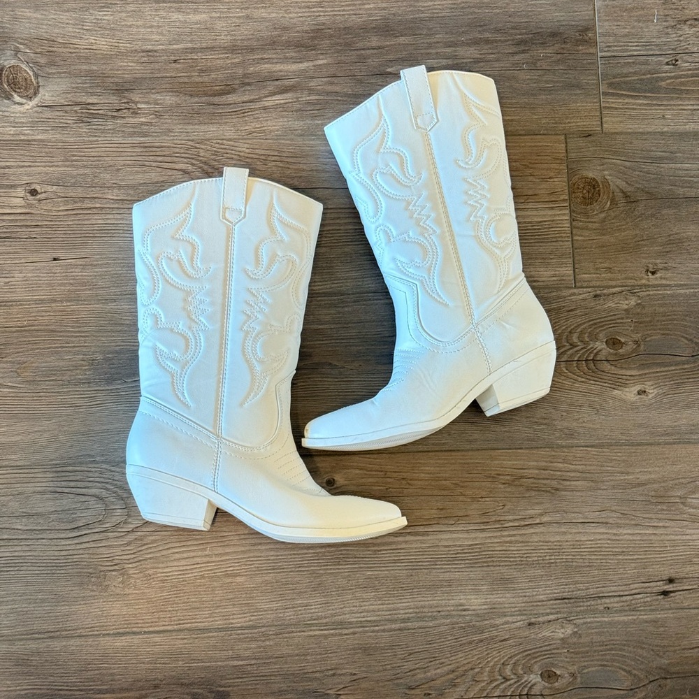 White Western Cowboy Boots